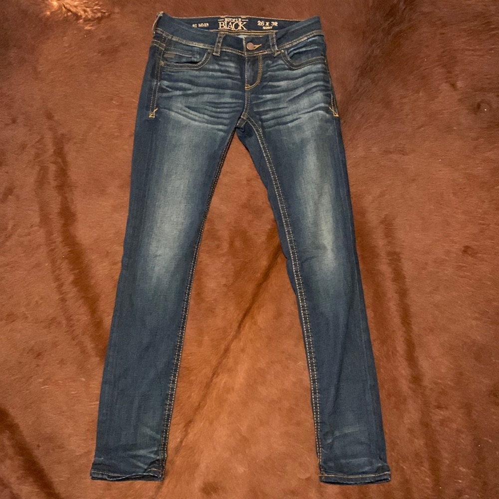 Buckle black 27x32 jeans. Worn once!